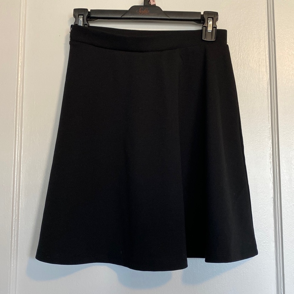 Gap basic black skirt PXS
